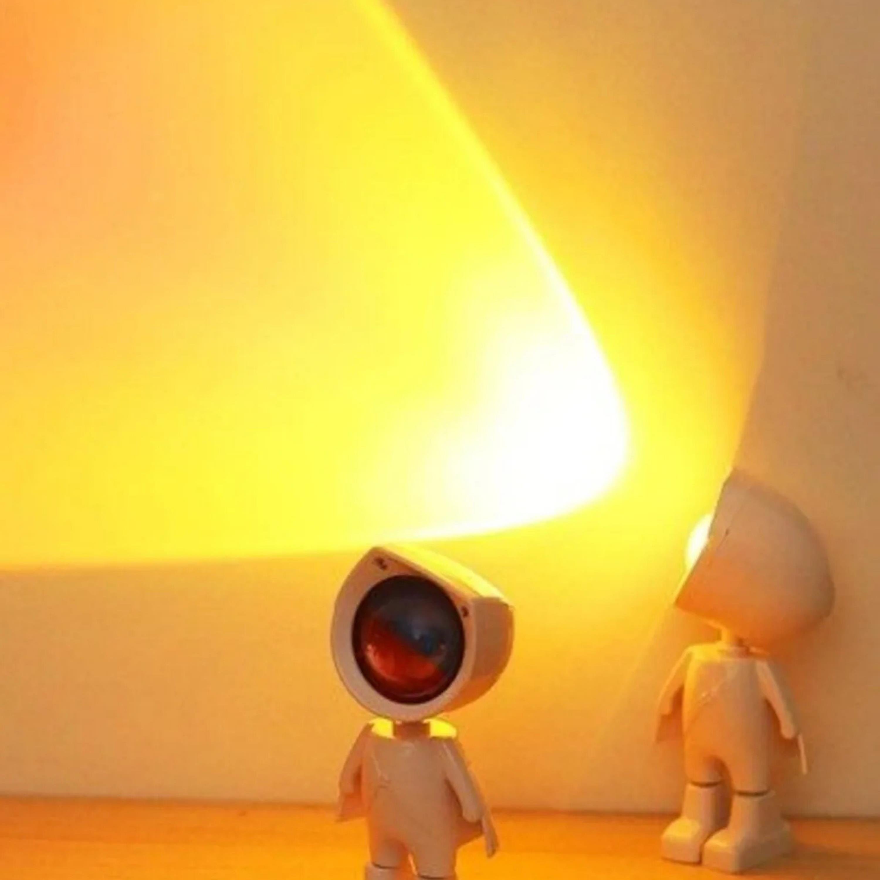 Beyaz Astronot Gün Batımı Işığı Usb Kablolu Gün Batımı Efektli Lamba