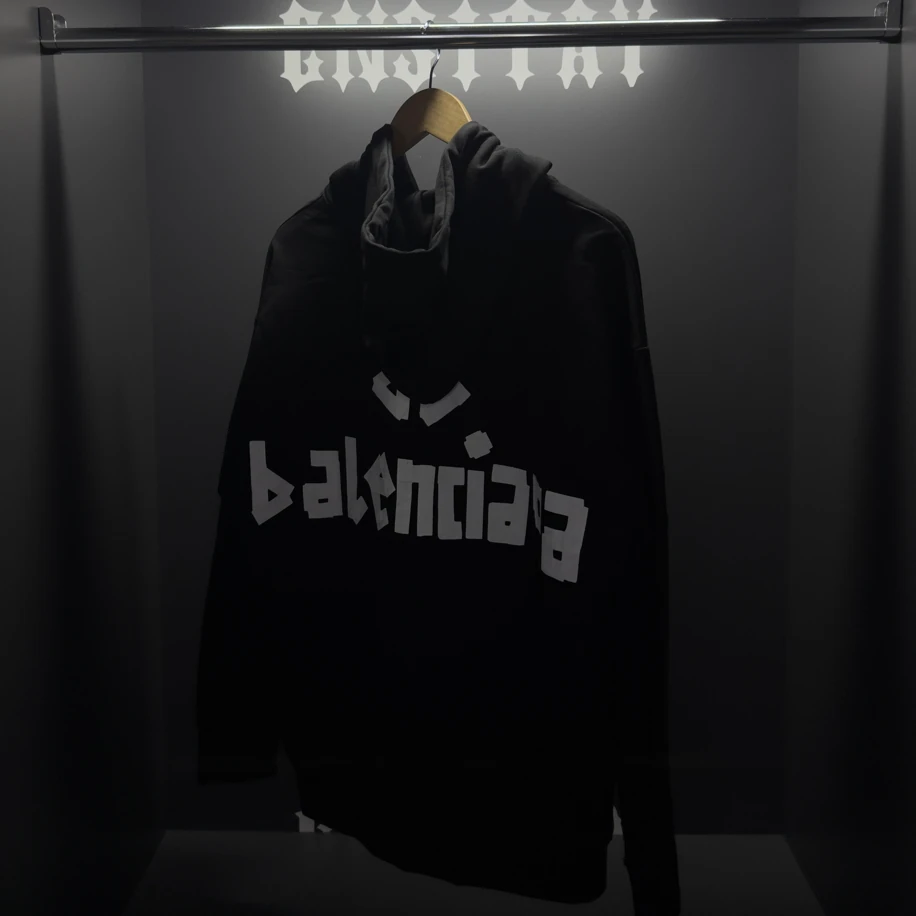 BALENCIAGA  – Tape Type OG Hoodie