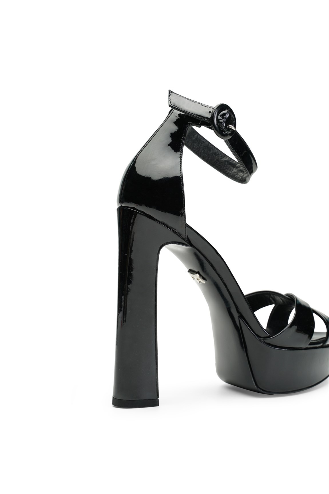 Jabotter Cross Patent Leather Platform Heels