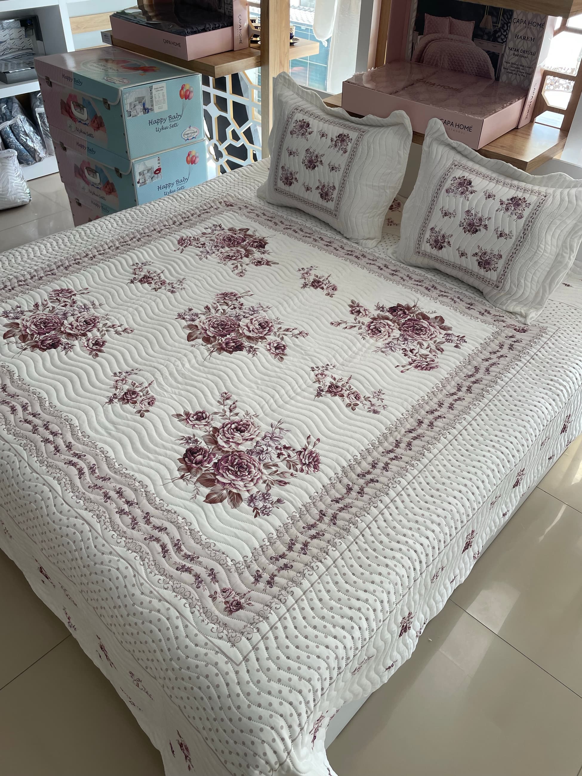 Çift Kişilik Battal Boy Yatak Örtüsü Takımı Flower Pembe