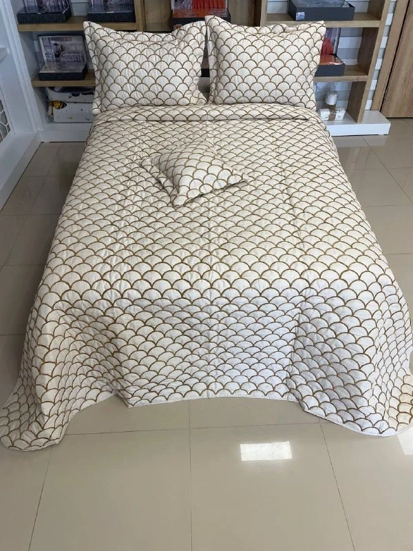 Şönil İşlemeli Lüks Yatak Örtüsü Seti - 250x250 cm | 4 Parça
