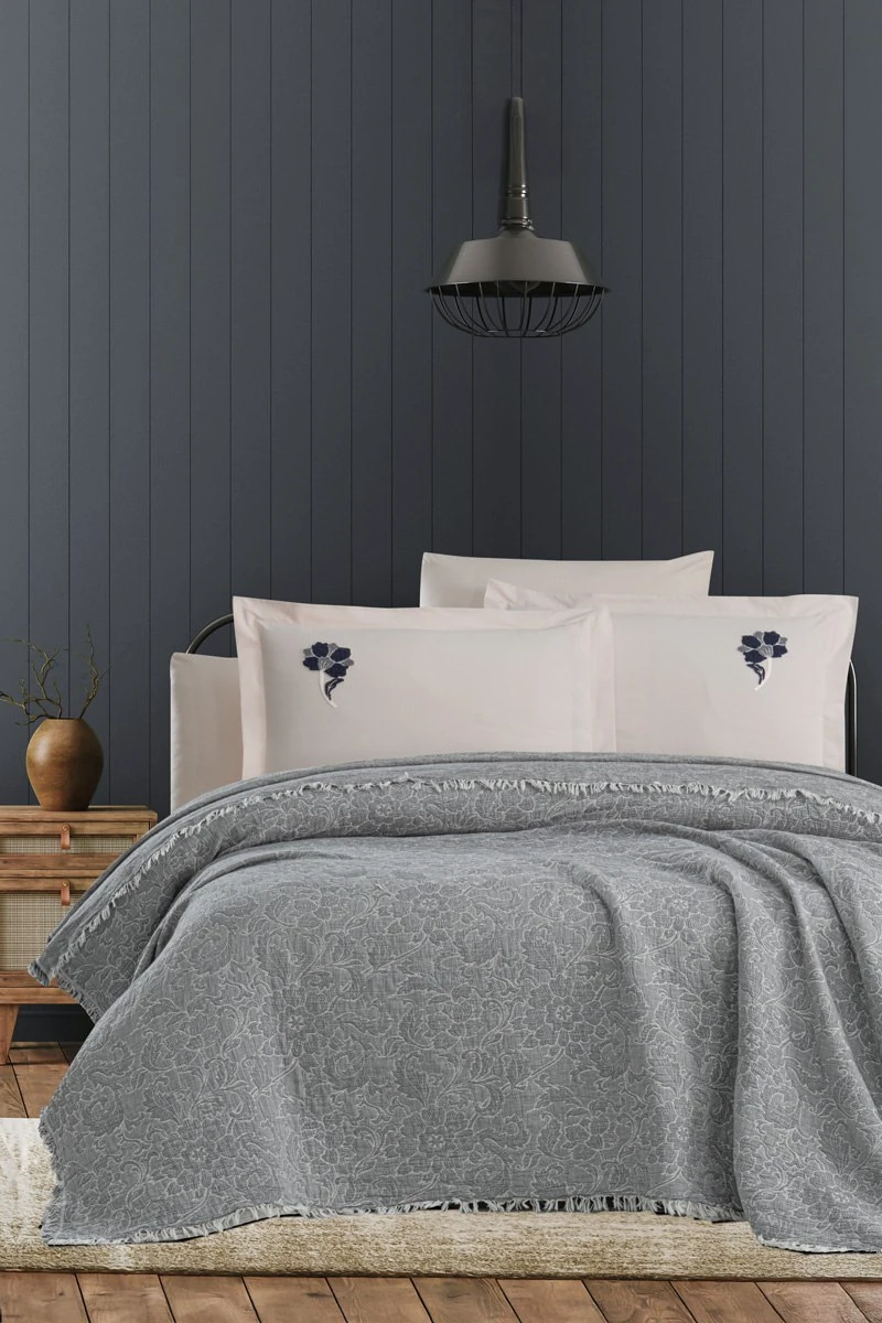 Nakışlı Battal Boy Yatak Örtüsü - Gri