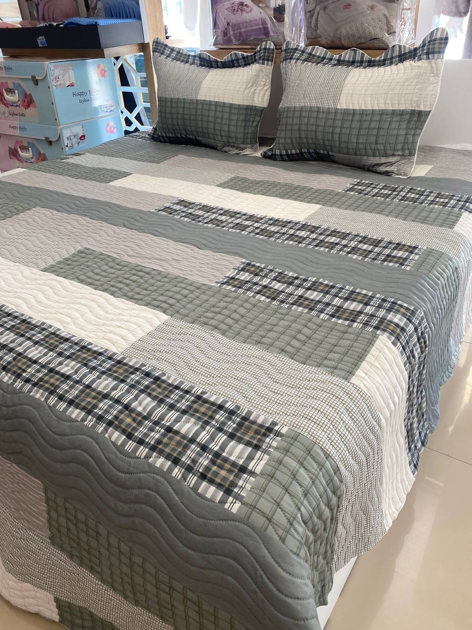 Çift Kişilik Battal Boy  Yatak Örtüsü Takımı Louıs