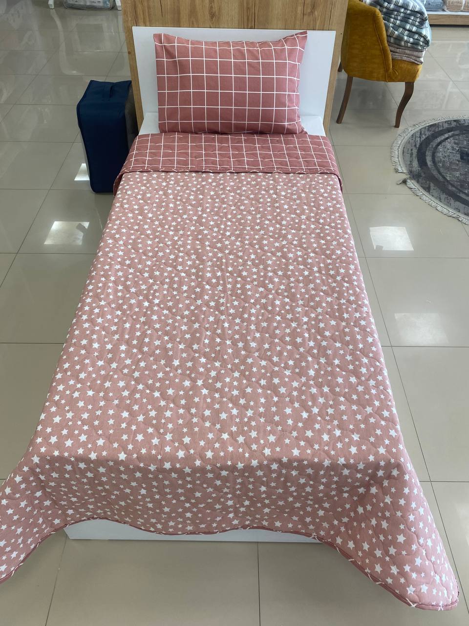 Tek Kişilik Kapitoneli Çift Taraflı Yatak Örtüsü Takımı Genç Çocuk Odası Yatak Örtüsü