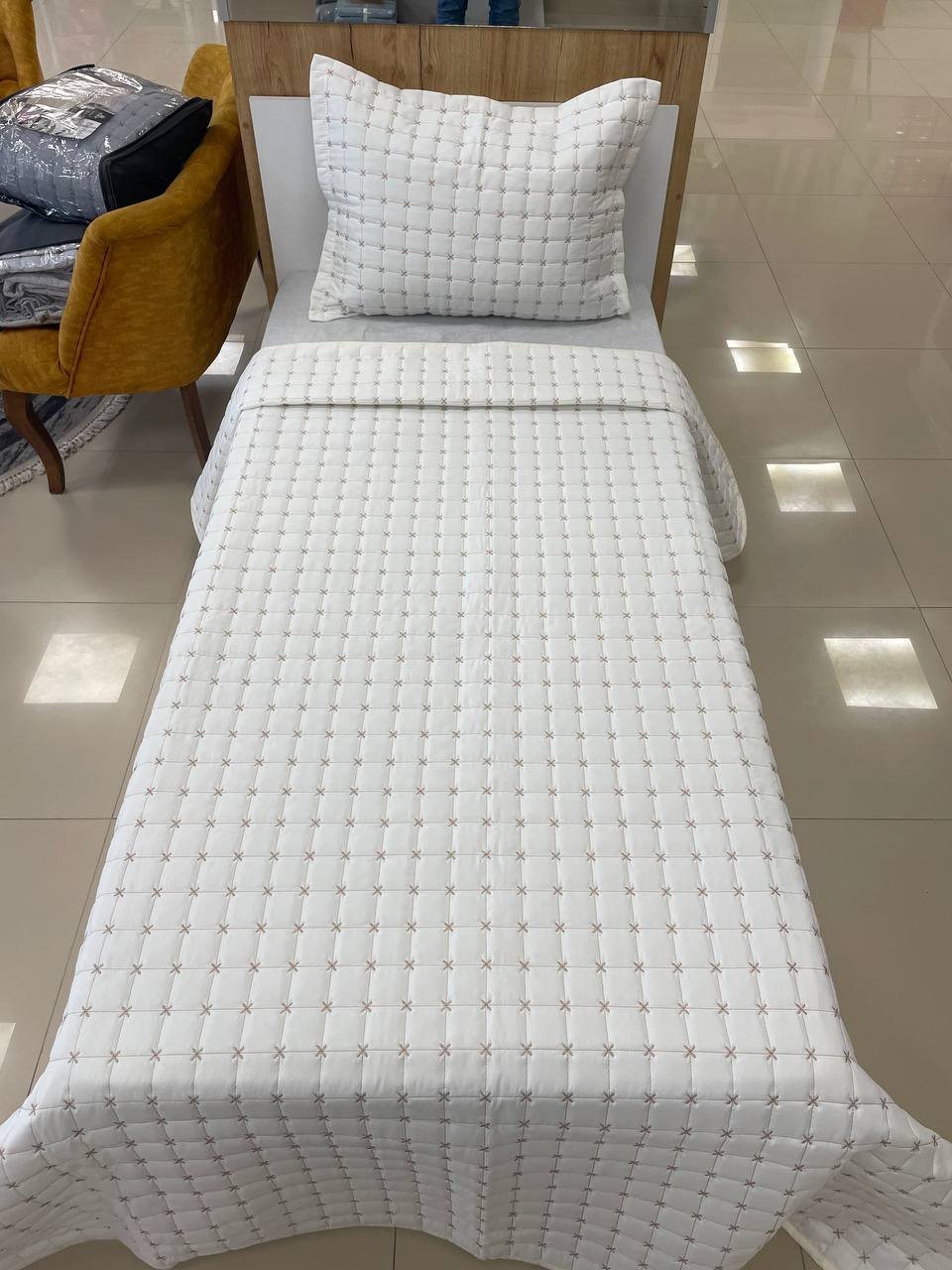 Micro Nakışlı Tek Kişilik Yatak Örtüsü Takımı - KREM