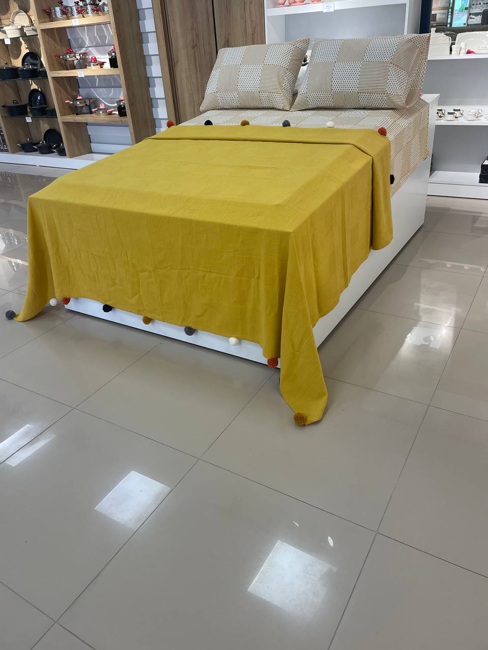 Çift Kişilik Çeyizlik Kutulu Ponponlu Pike Takımı