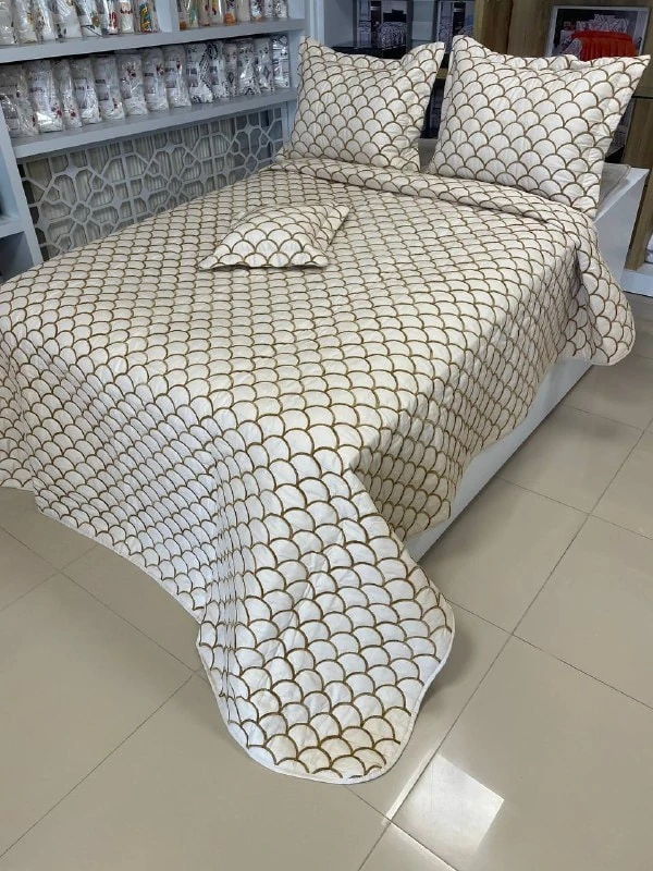 Şönil İşlemeli Lüks Yatak Örtüsü Seti - 250x250 cm | 4 Parça