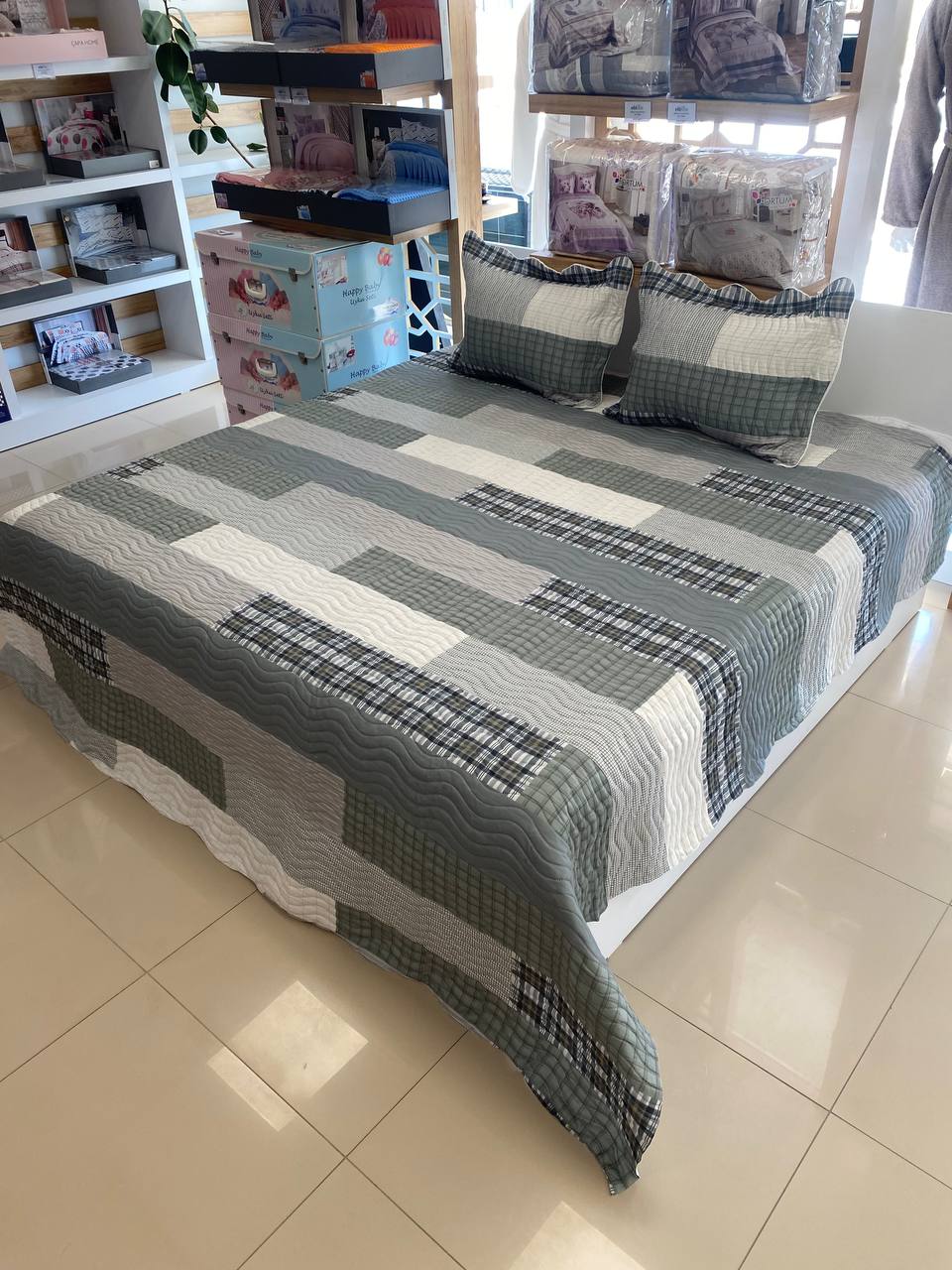 Çift Kişilik Battal Boy  Yatak Örtüsü Takımı Louıs