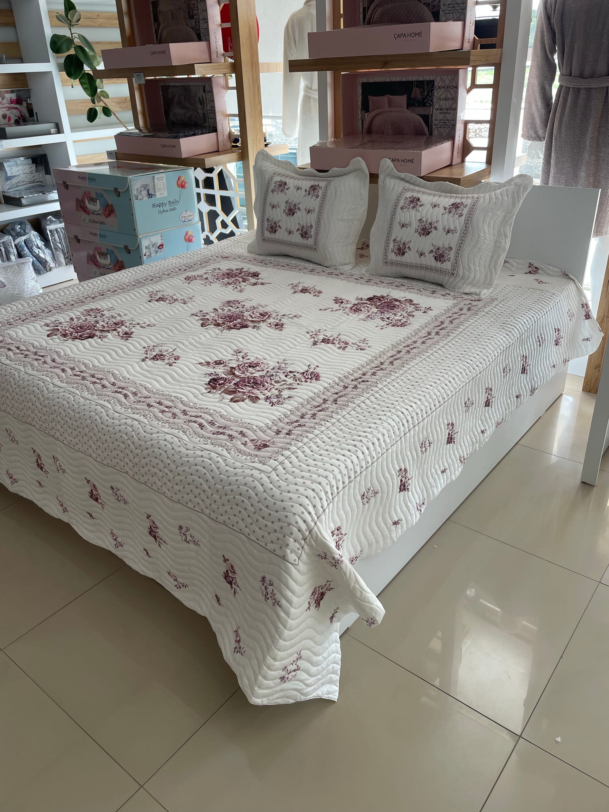 Çift Kişilik Battal Boy Yatak Örtüsü Takımı Flower Pembe