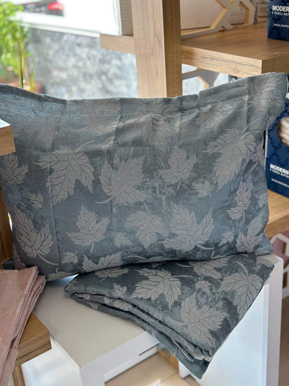 Jakarlı Şönil Kumaş Avangard Çeyizlik Yatak Örtüsü Takımı Çınar Yaprağı Desenli Mint