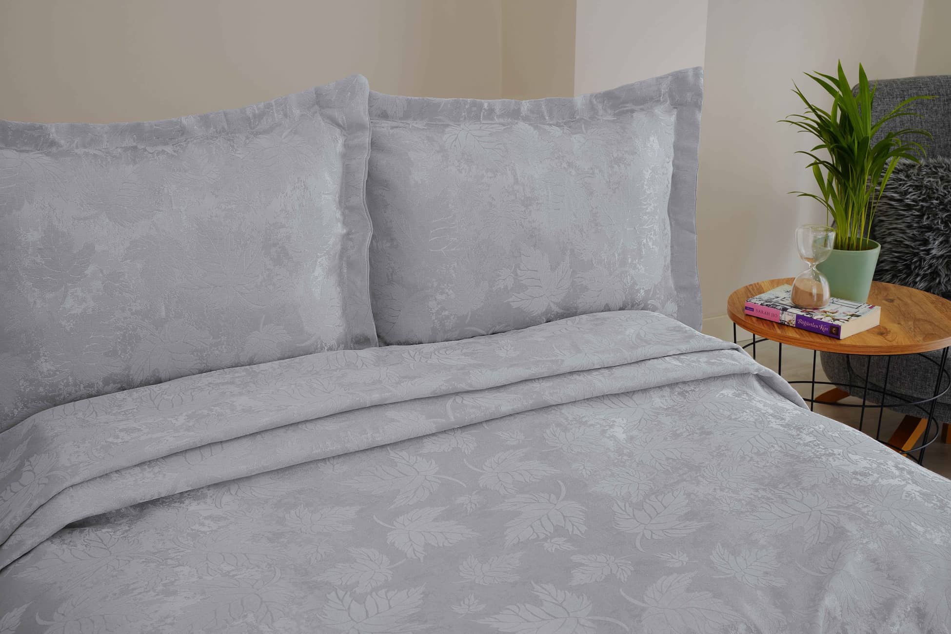 Jakarlı Şönil Kumaş Avangard Çeyizlik Yatak Örtüsü Takımı Çınar Yaprağı Desenli Gri