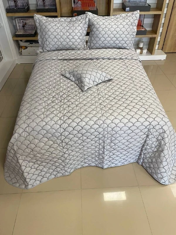 Şönil İşlemeli Lüks Yatak Örtüsü Seti - 250x250 cm | 4 Parça - GRİ