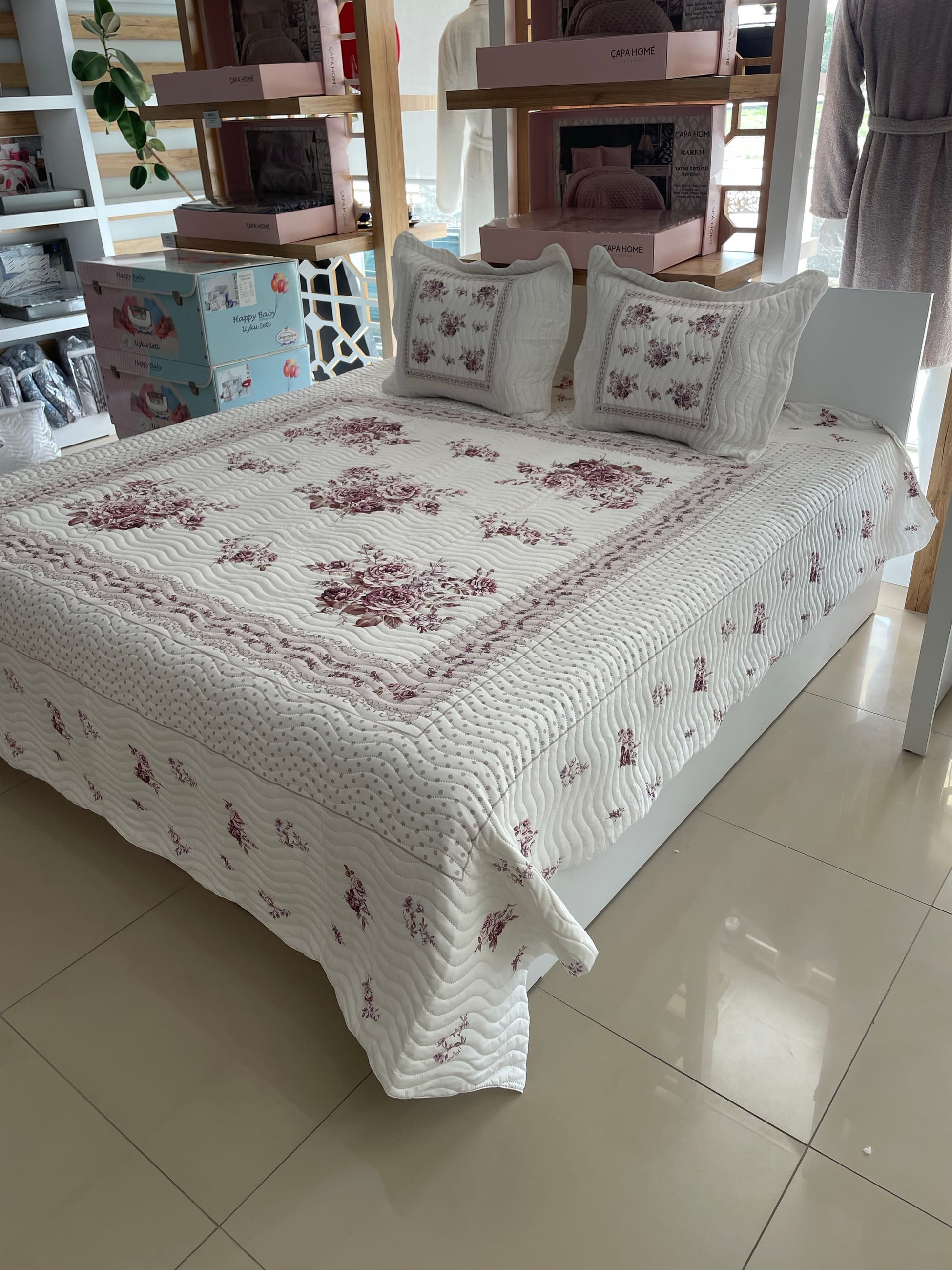 Çift Kişilik Battal Boy Yatak Örtüsü Takımı Flower Pembe