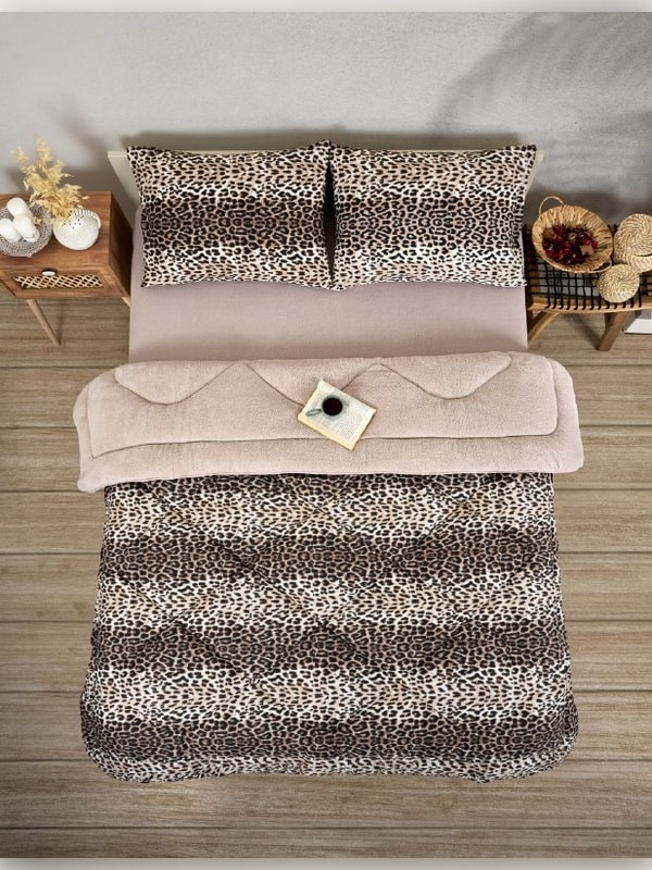 Battal Boy Çift Taraflı Lüx Welsoft Yorgan Elit Pofuduk Yumuşak Polar Yorgan ve Yastık Kılıfı - LEOPAR BEJ