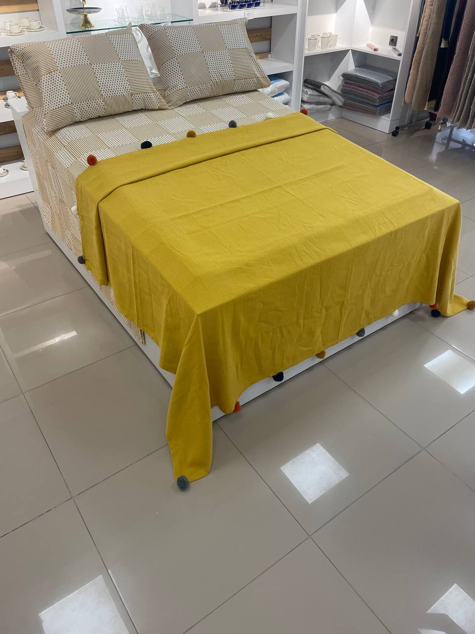 Çift Kişilik Çeyizlik Kutulu Ponponlu Pike Takımı