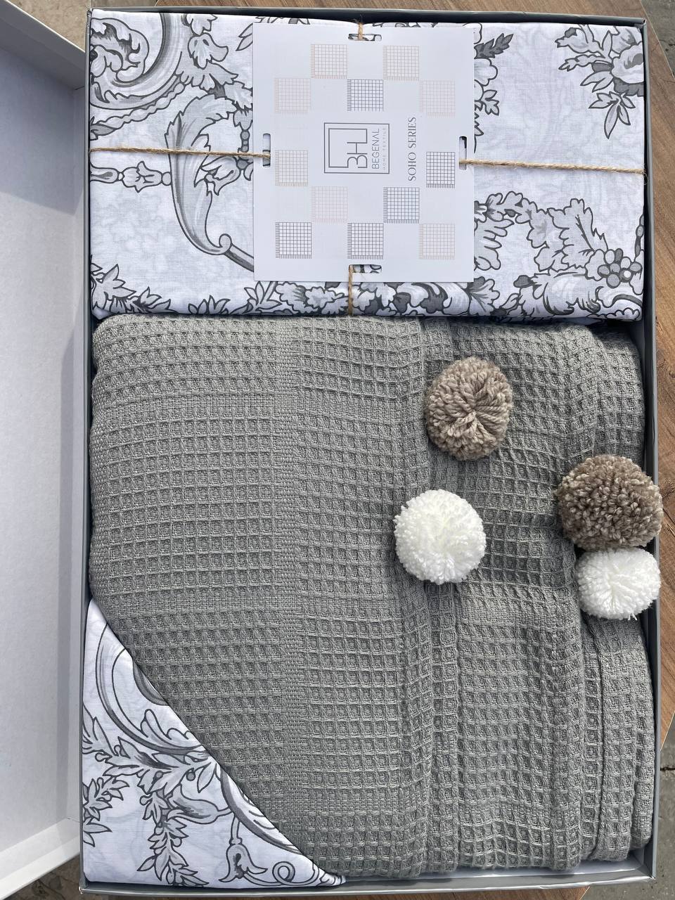 Soho Serisi Çift Kişilik Ponponlu Çeyizlik Pike Takımı