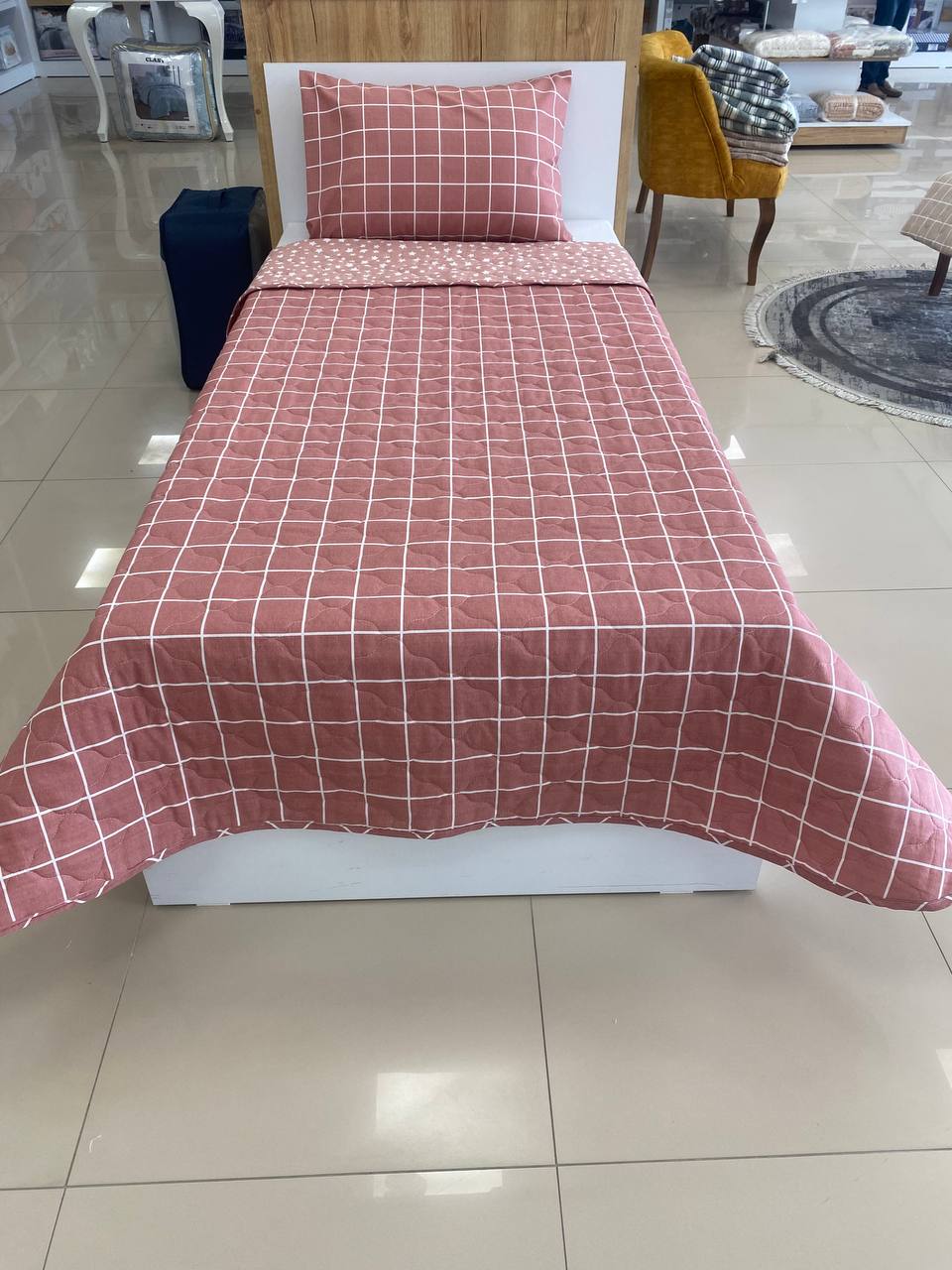 Tek Kişilik Kapitoneli Çift Taraflı Yatak Örtüsü Takımı Genç Çocuk Odası Yatak Örtüsü