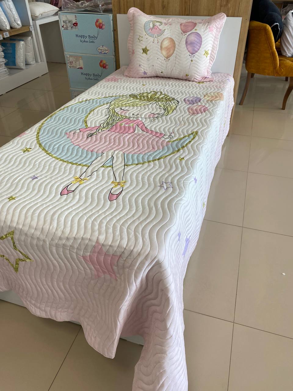 Tek Kişilik Yatak Örtüsü Ayperi