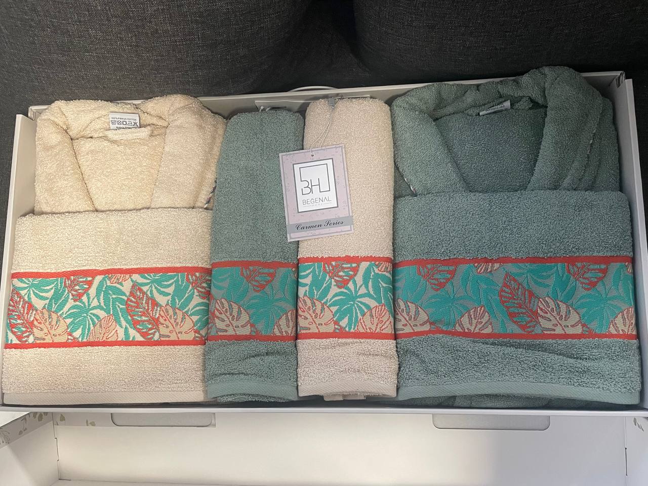 Pamuklu Jakarlı Carmen 6 Parca Aile Bornoz Setleri - KREM YEŞİL