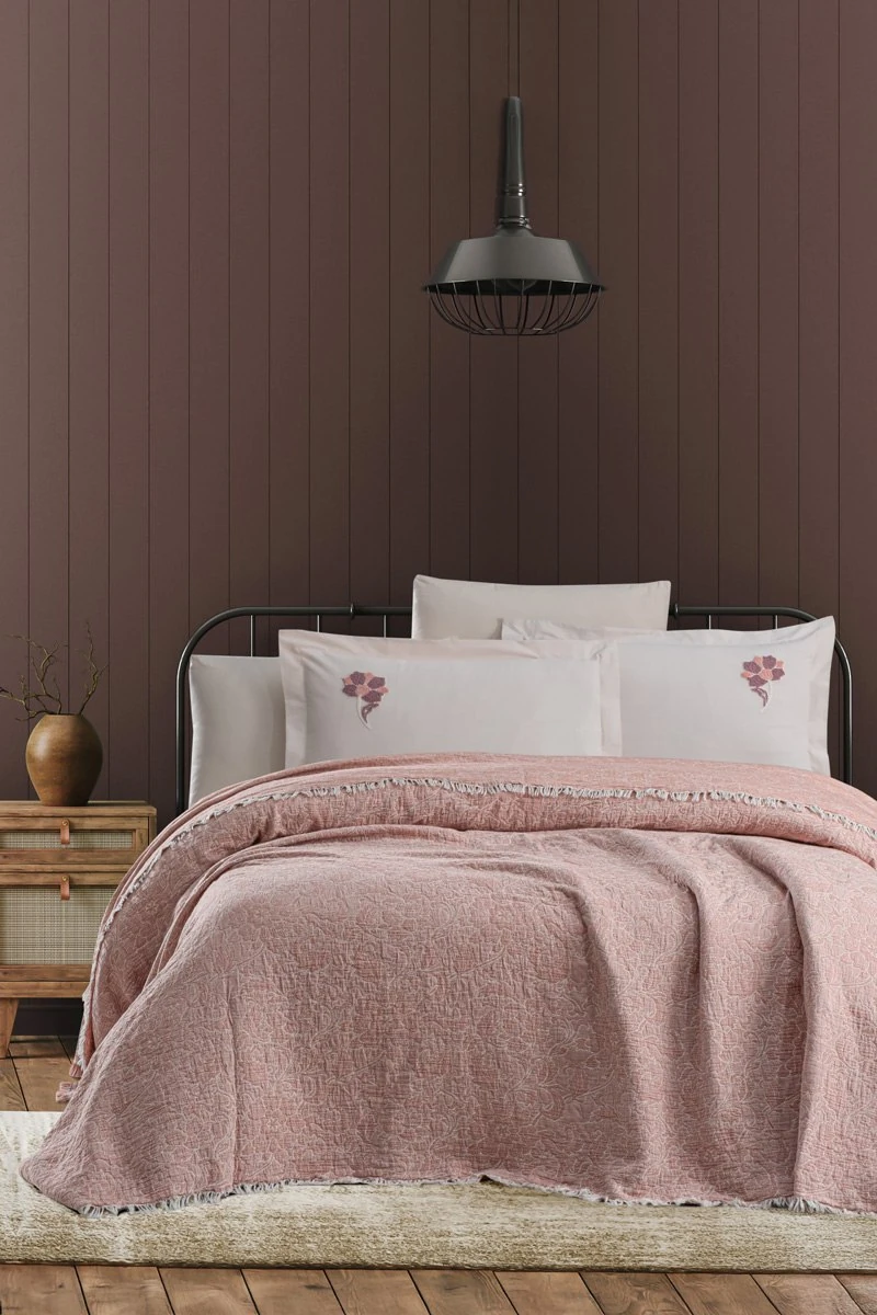 Nakışlı Battal Boy Yatak Örtüsü