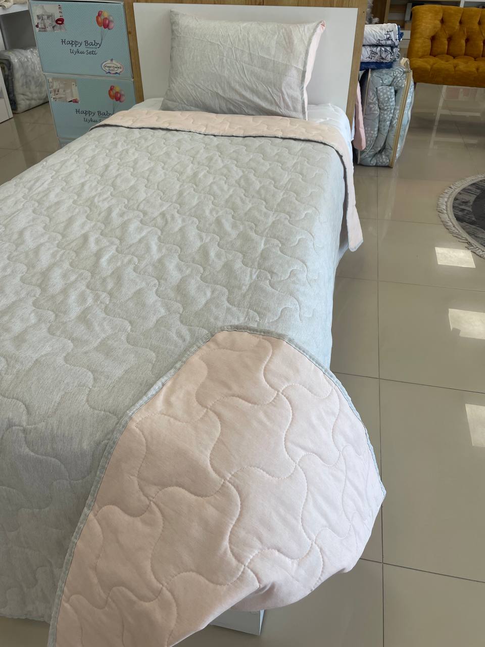 Çift Taraflı Tek Kişilik Kapitoneli Yatak Örtüsü Takımları - GRİ - PUDRA