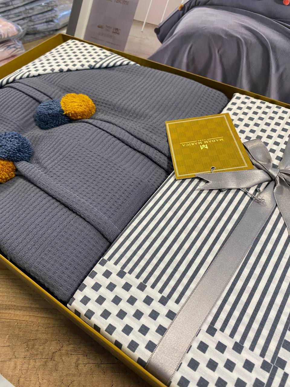 Tek Kişilik Ponponlu Pike Takımı