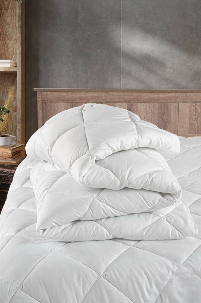 Mikrofiber Tek Kişilik Yorgan Beyaz 155*215 cm