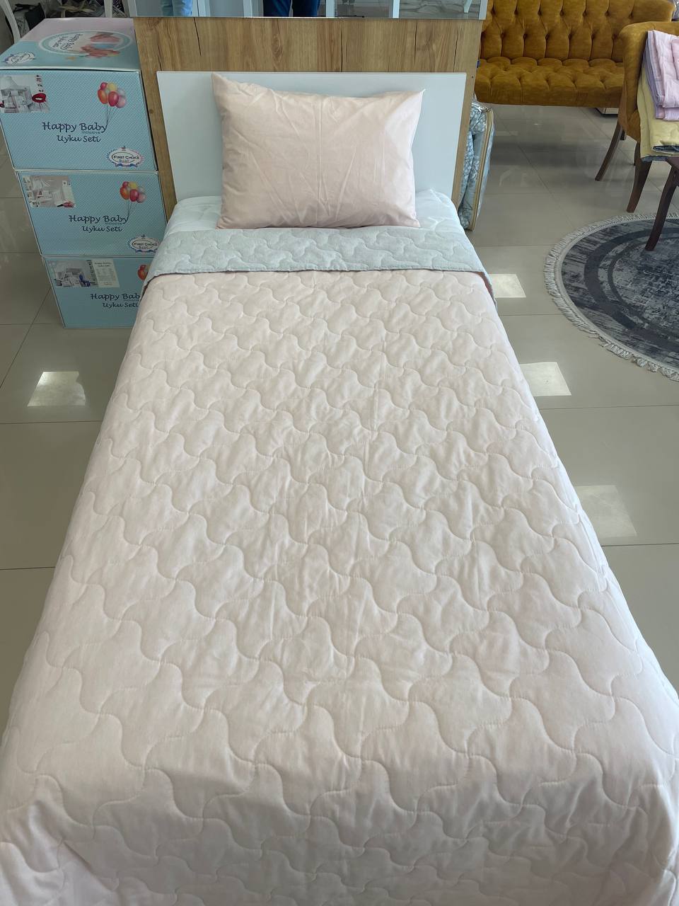 Çift Taraflı Tek Kişilik Kapitoneli Yatak Örtüsü Takımları