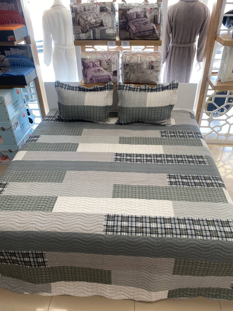 Çift Kişilik Battal Boy  Yatak Örtüsü Takımı Louıs