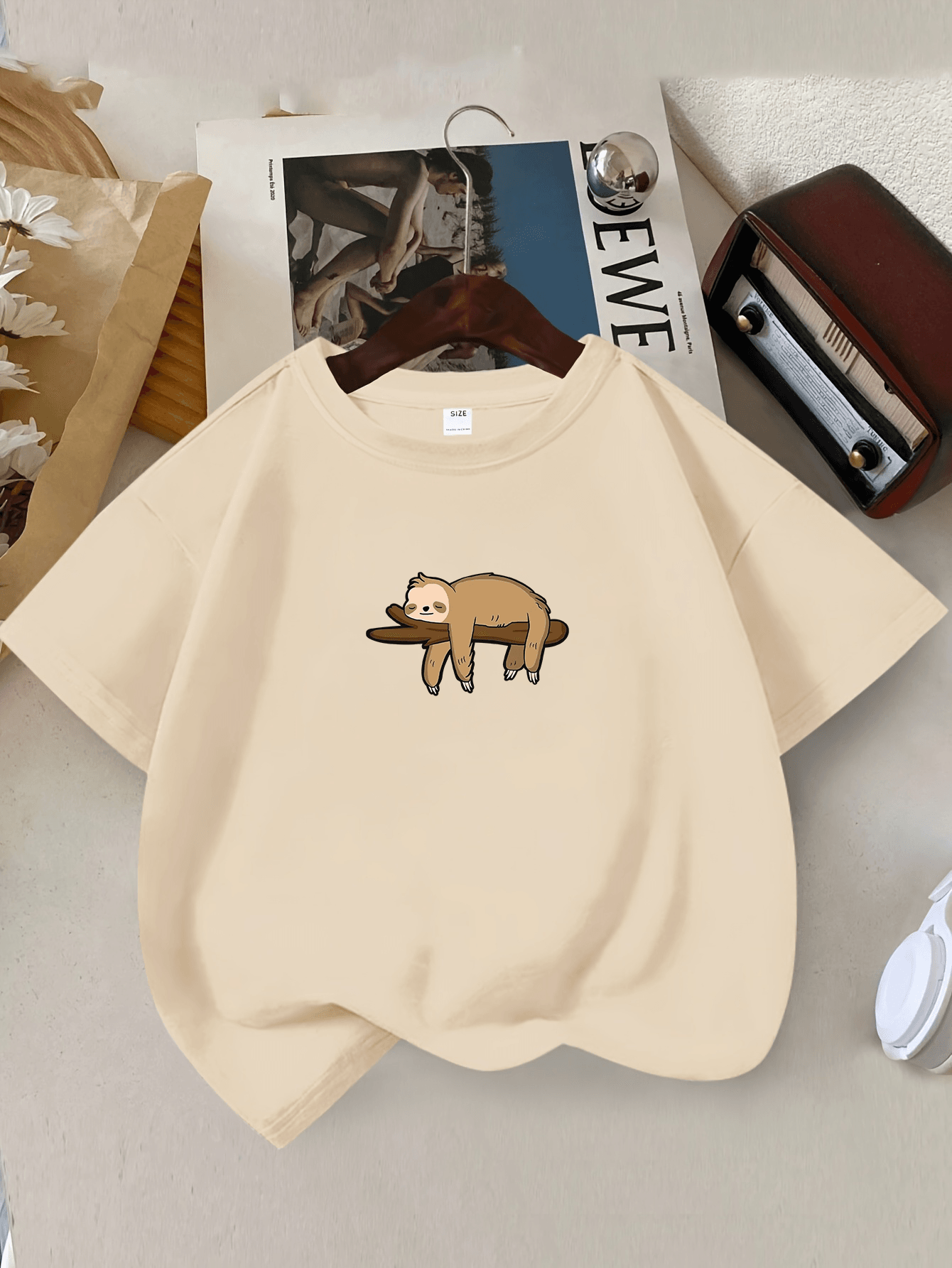 Çocuk Dalda Uyuya Kalmış Maymun Baskılı Tasarım Tshirt