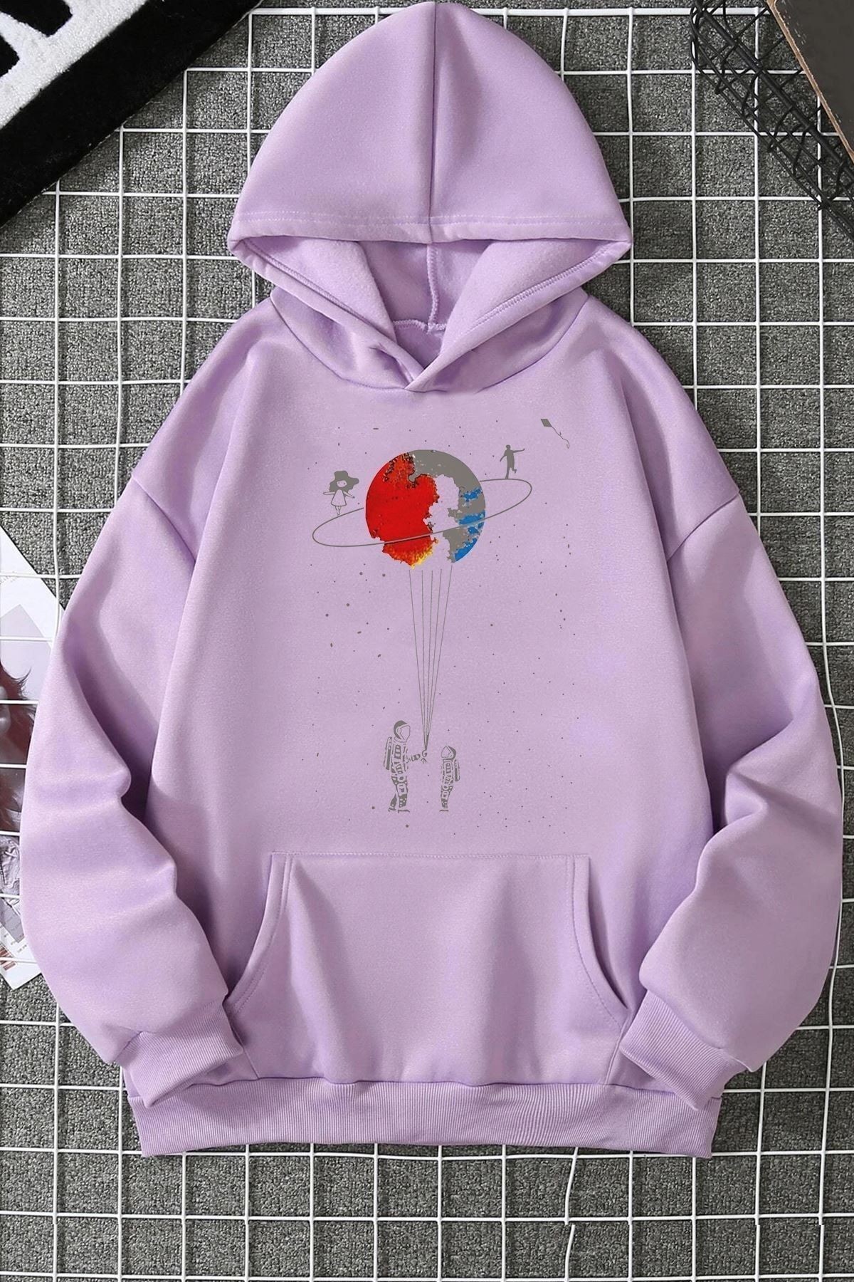 Evren Temalı Baskılı Sweatshirt
