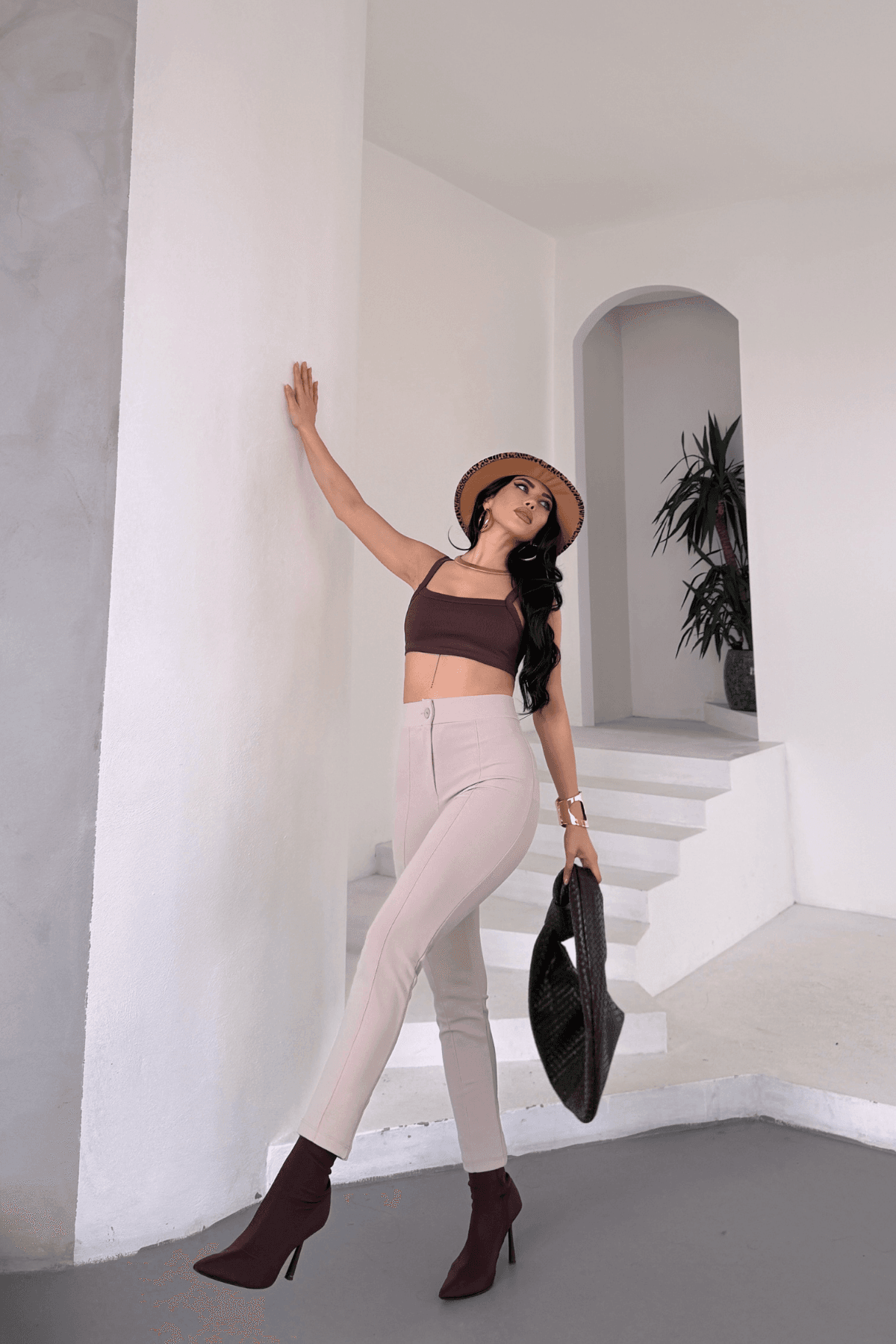 MNG Model Ön Arka Çimalı Dar Paça Pantolon