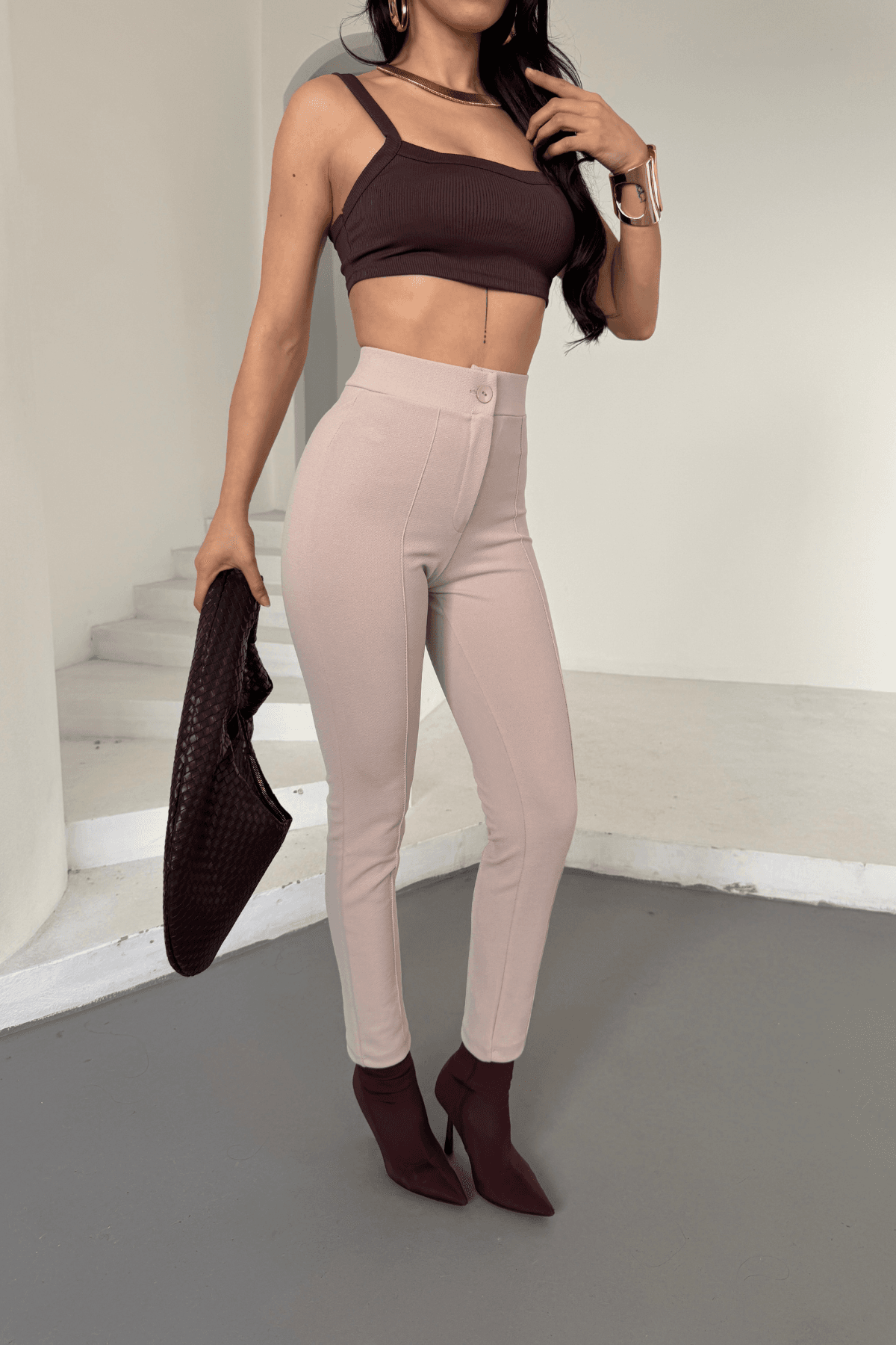 MNG Model Ön Arka Çimalı Dar Paça Pantolon