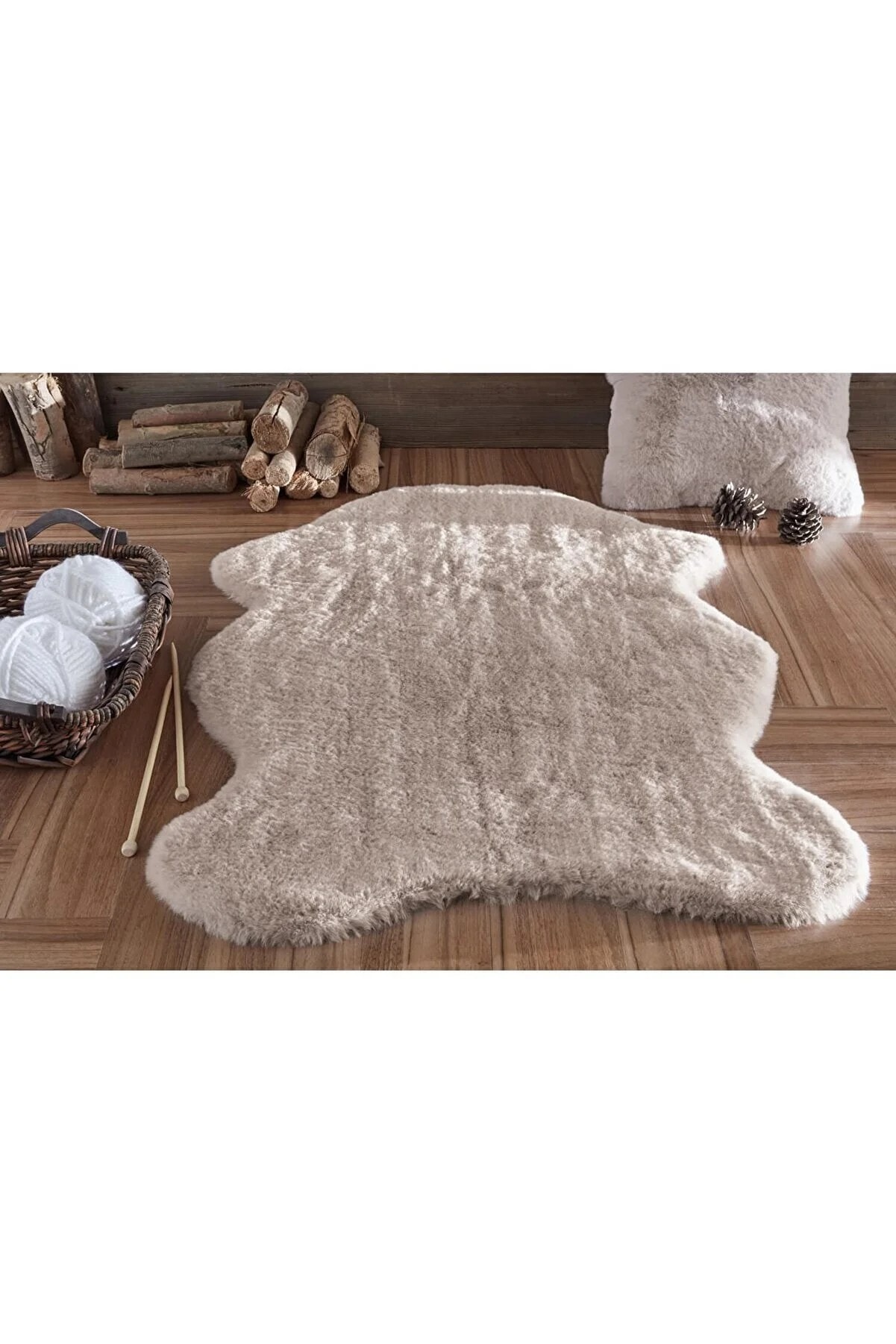 Peluş Post Halı Hayvan Postu Görünümlü Peluş Halı Krem