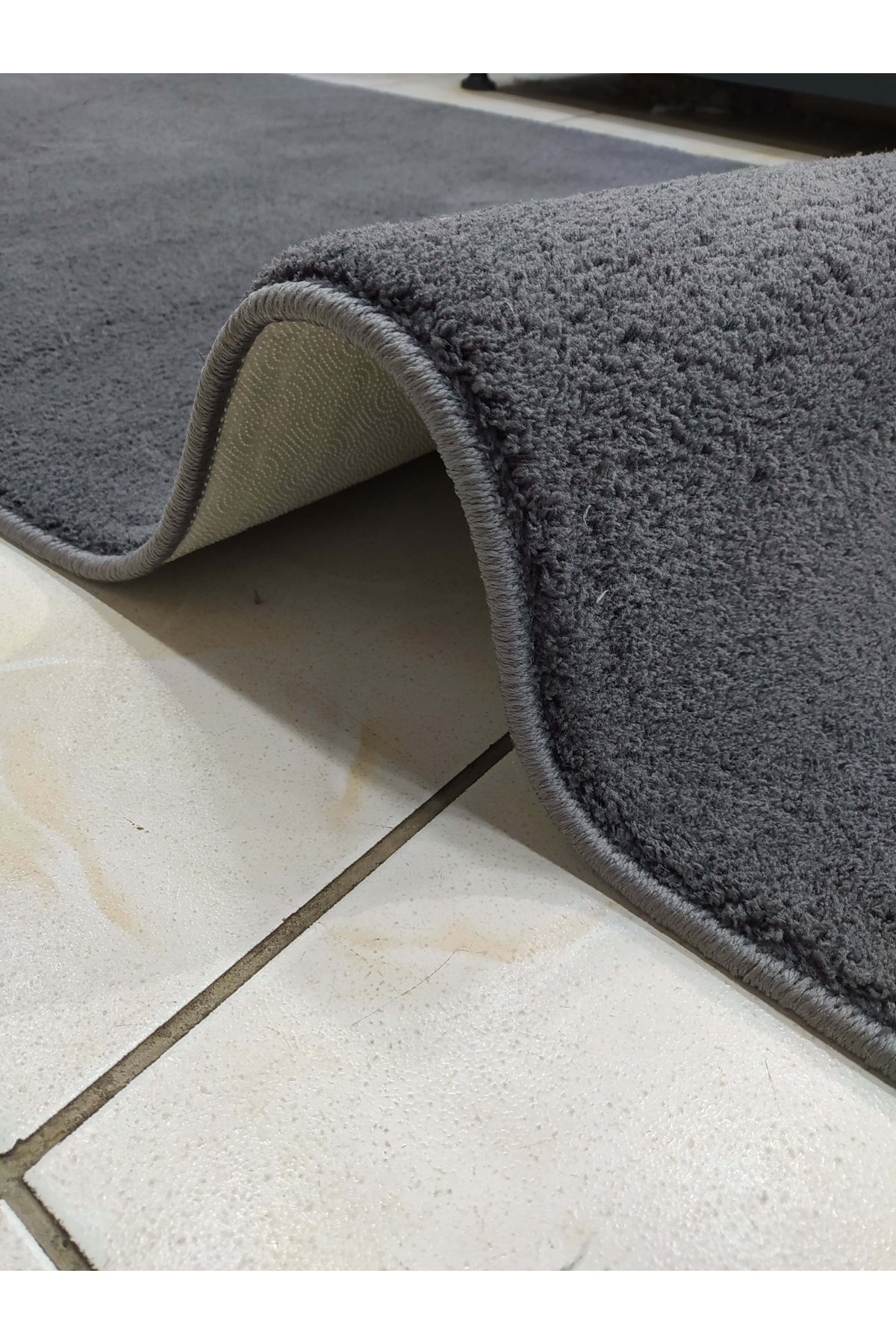 Post Peluş Kesme Halı Yolluk Kaymaz Taban Yıkanabilir Pofuduk Antrasit
