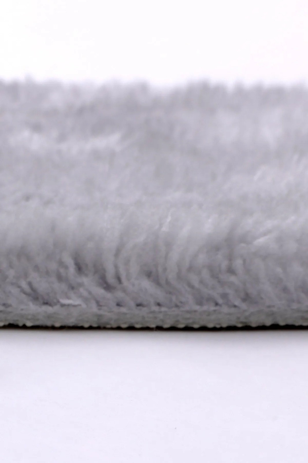 Peluş Post Halı Hayvan Postu Görünümlü Peluş Halı Gri