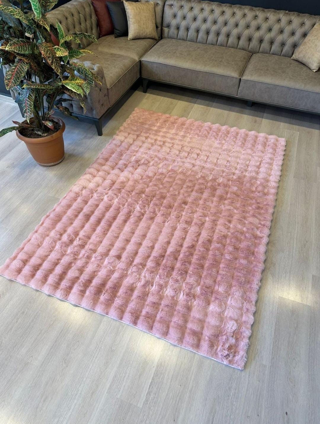Bubble Yuvarlak Pembe Tavşan Tüyü Kaymaz Taban Peluş Halı