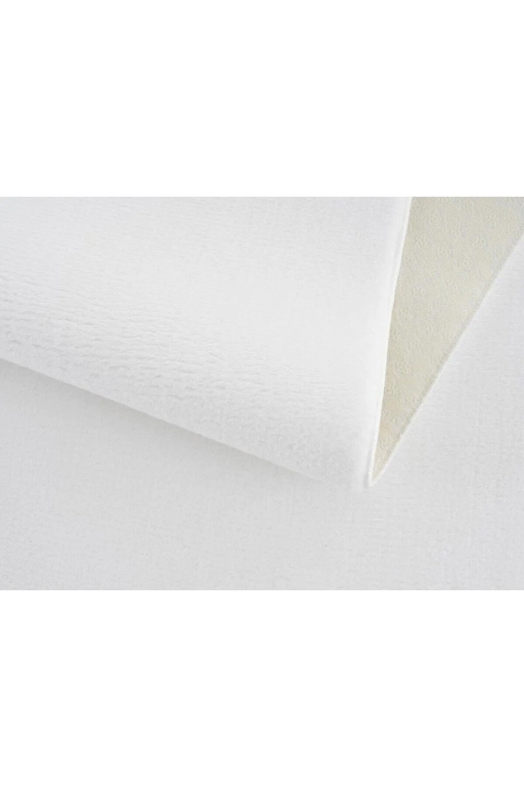 Peluş Post Halı Hayvan Postu Görünümlü Peluş Halı Beyaz
