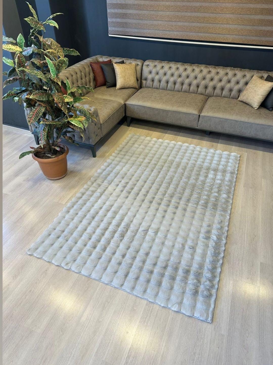 Bubble Gri Tavşan Tüyü Kaymaz Taban Kesme Peluş Halı