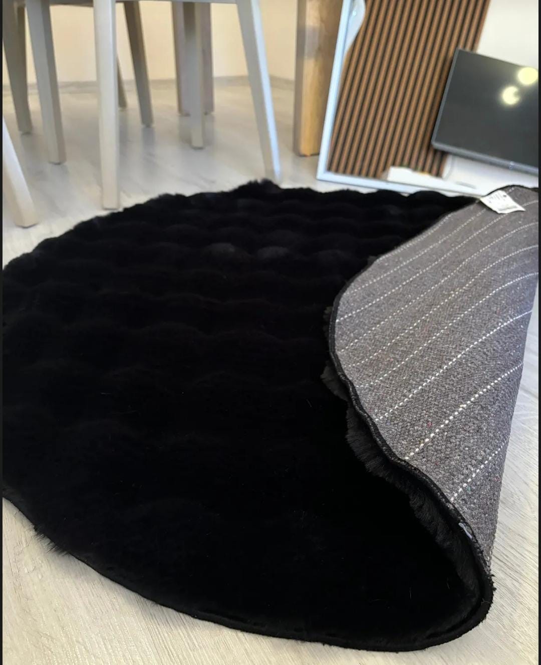 Bubble Yuvarlak Siyah Tavşan Tüyü Tekstil Taban Peluş Halı