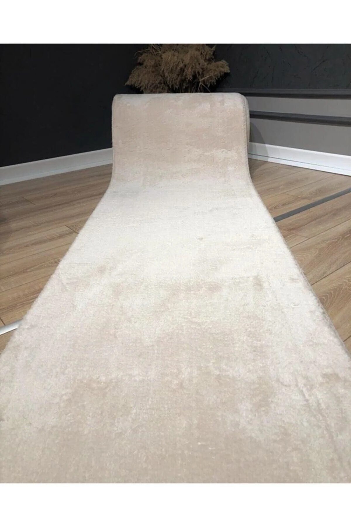 Krem Kaymaz Taban Yıkanabilir Pofuduk Lüx Post Peluş Kesme Halı Yolluk