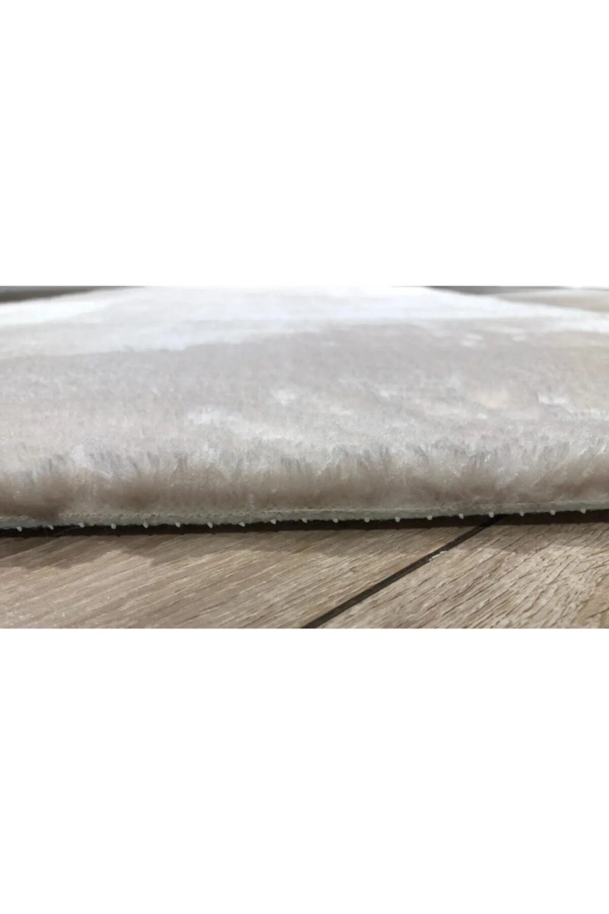 Krem Kaymaz Taban Yıkanabilir Pofuduk Lüx Post Peluş Kesme Halı Yolluk