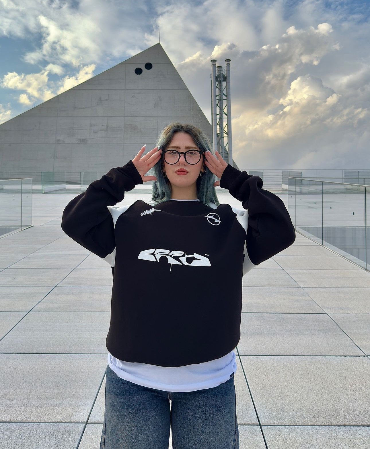 Parça Detay Baskılı Oversize Sweat - Siyah