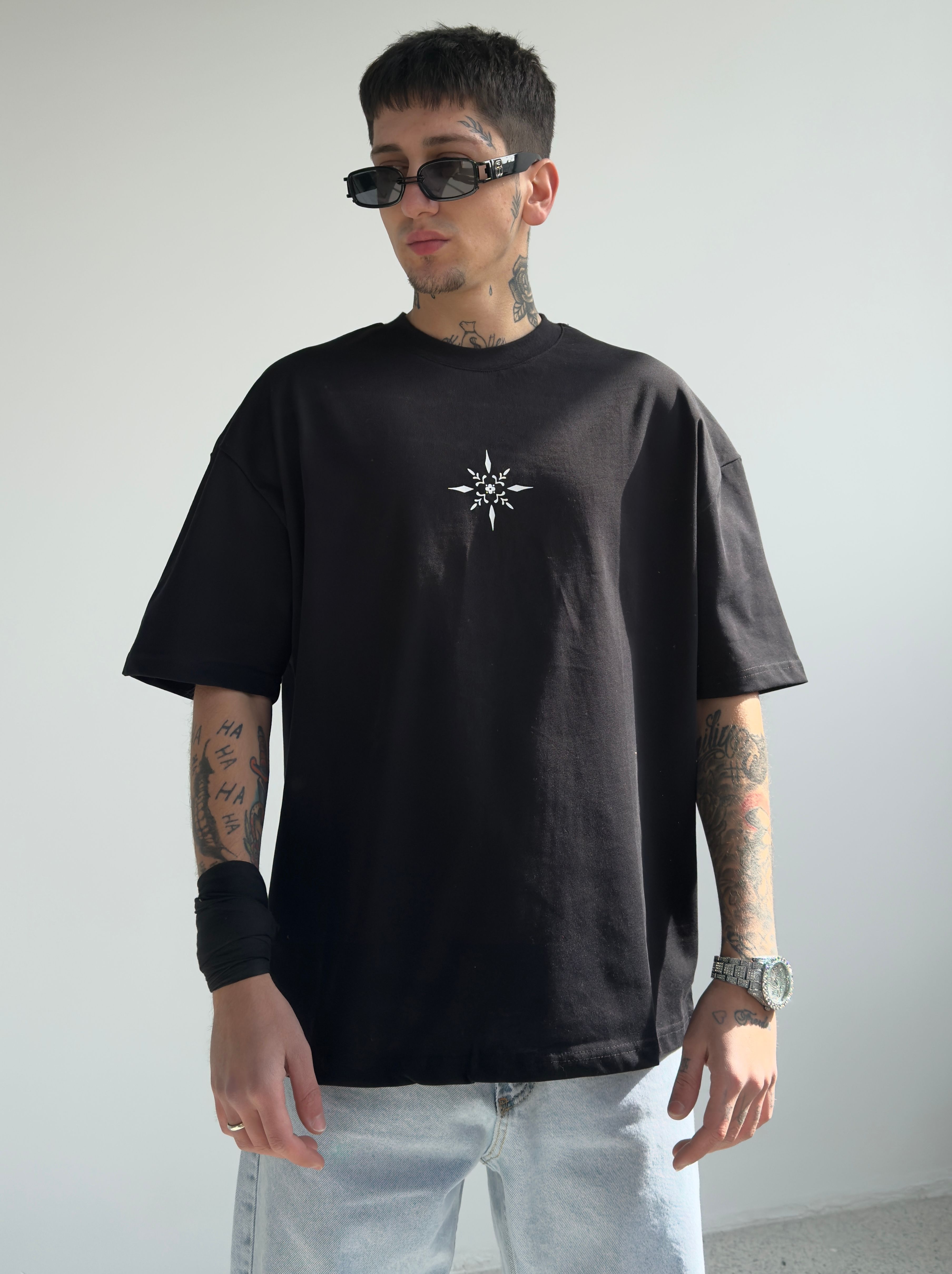 Star Baskılı Oversize Tişört - Siyah