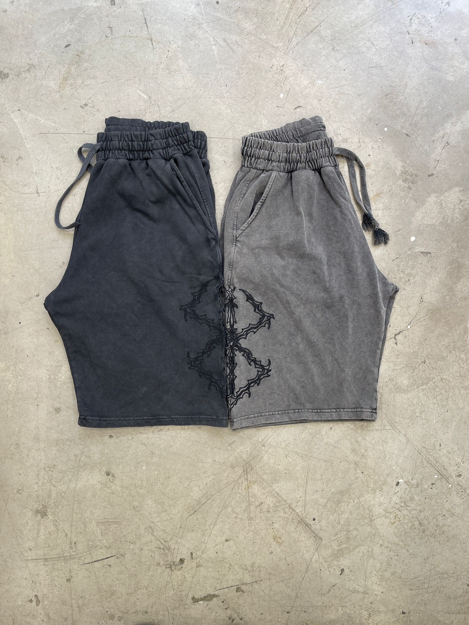 Oversize Premium Nakışlı Acıd Wash Şort