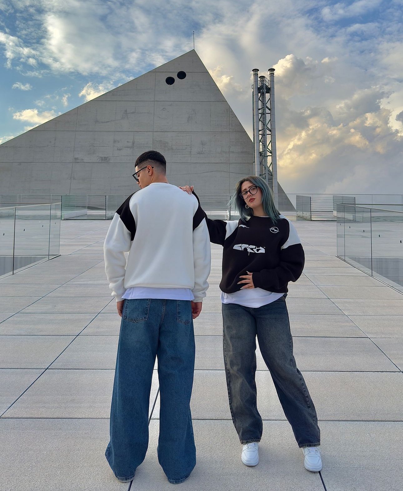 Parça Detay Baskılı Oversize Sweat