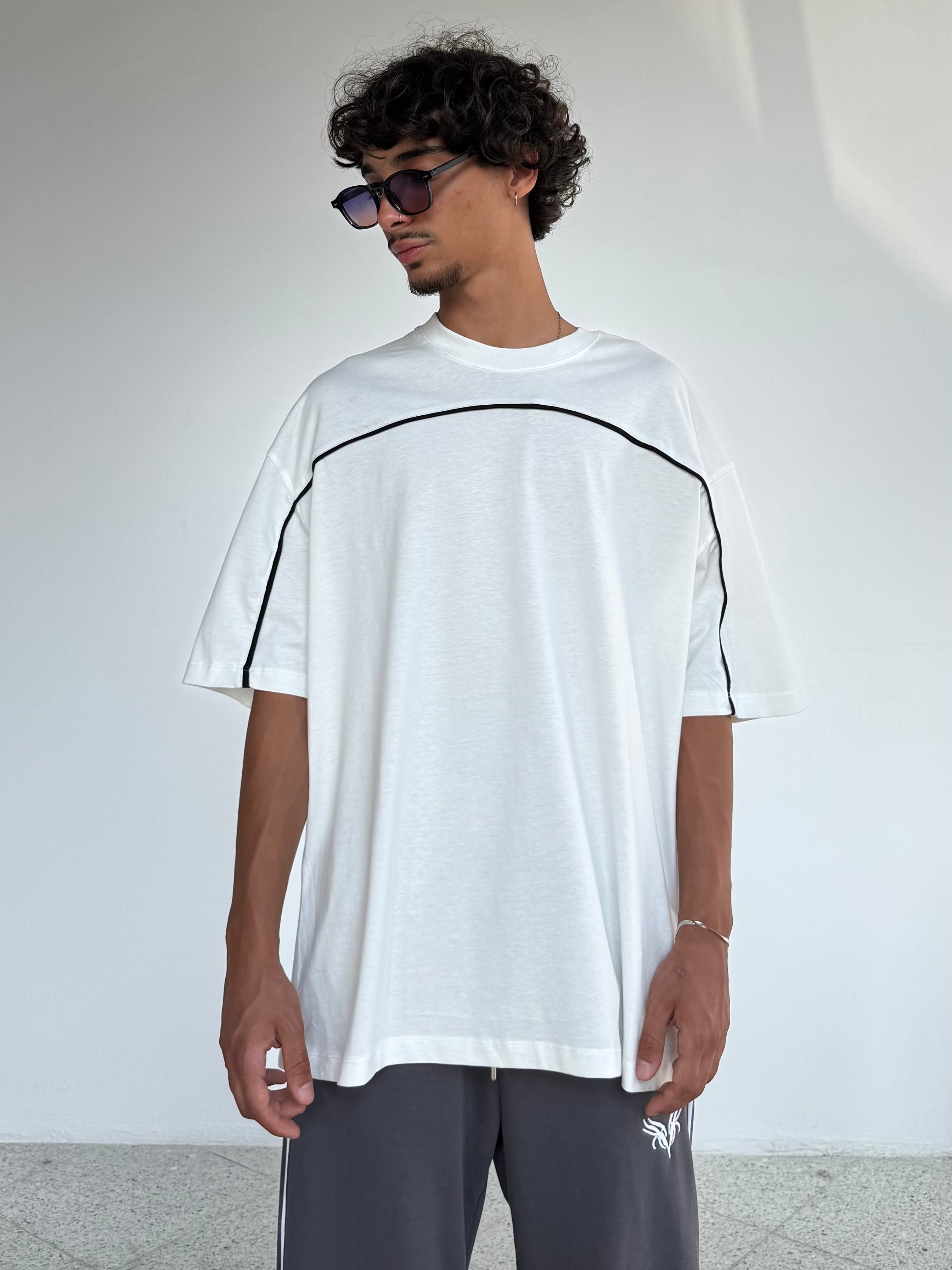 Biye geçişli Oversize Premium tişört - Beyaz