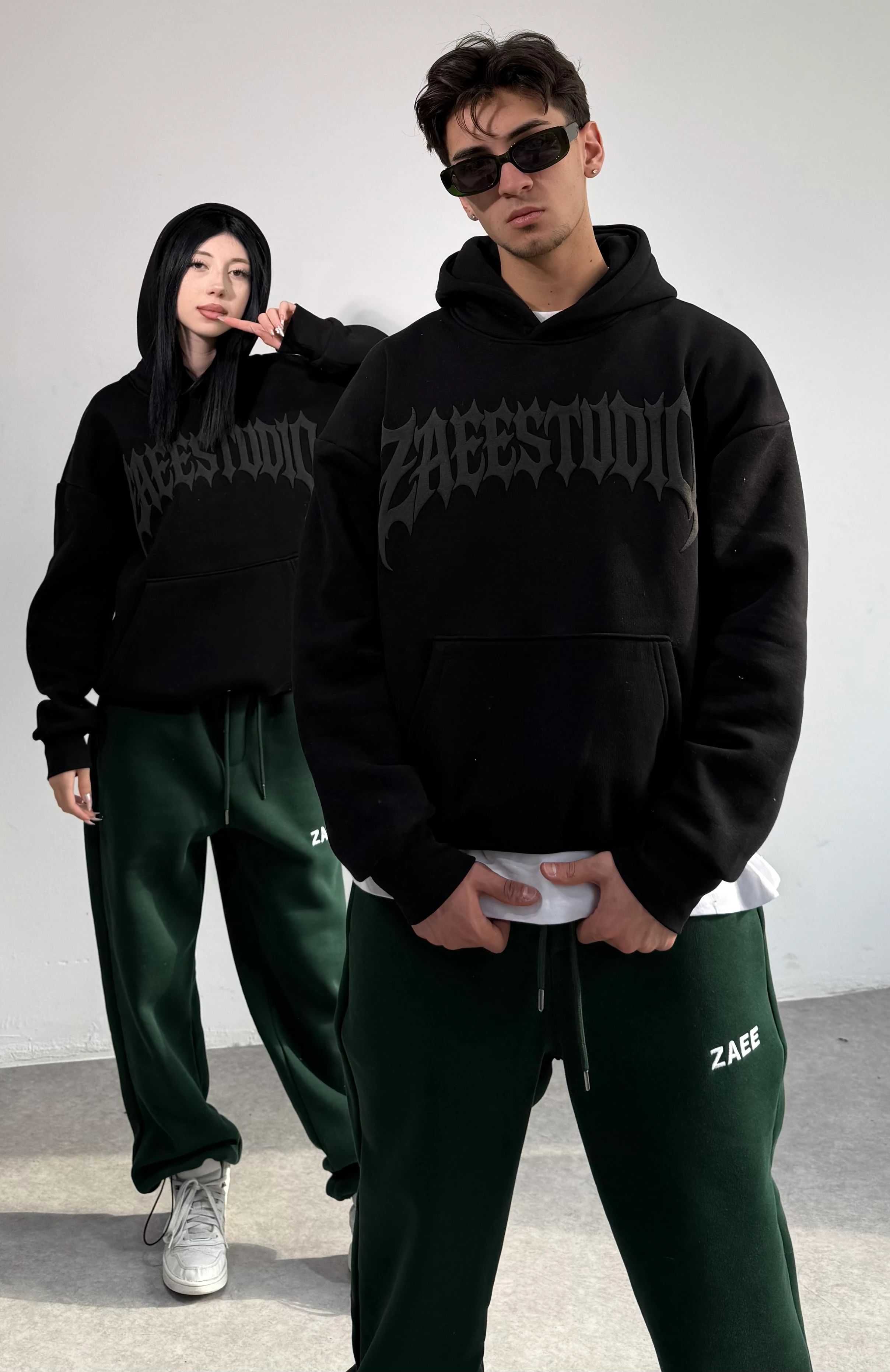 ZAEESTUDIO Renge Renk Baskılı Oversize Sweatshirt - Siyah