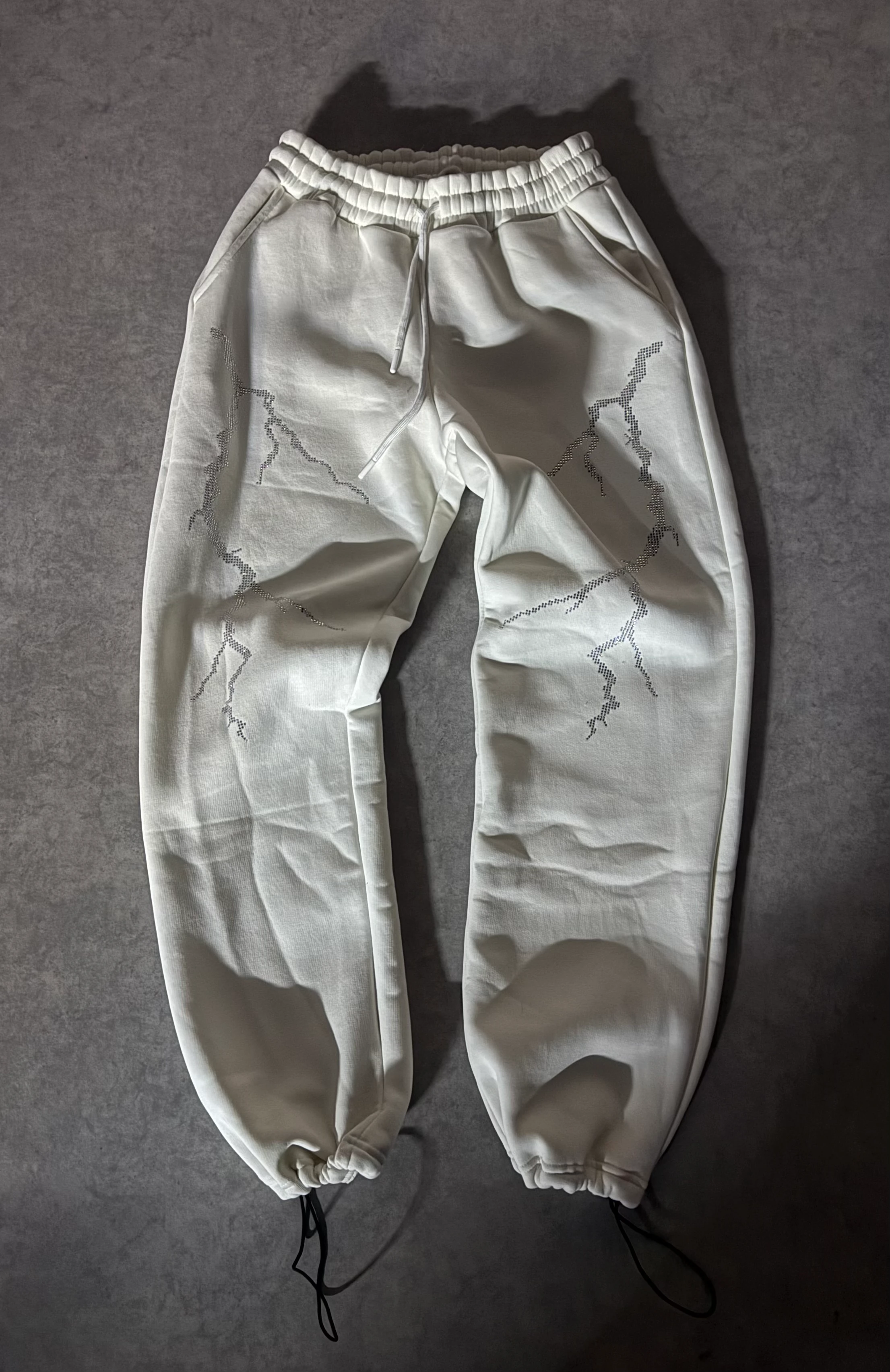 Kışlık Yıldırımlı Taşlı ayarlanabilir Paça Baggy Eşofman Altı  - Beyaz