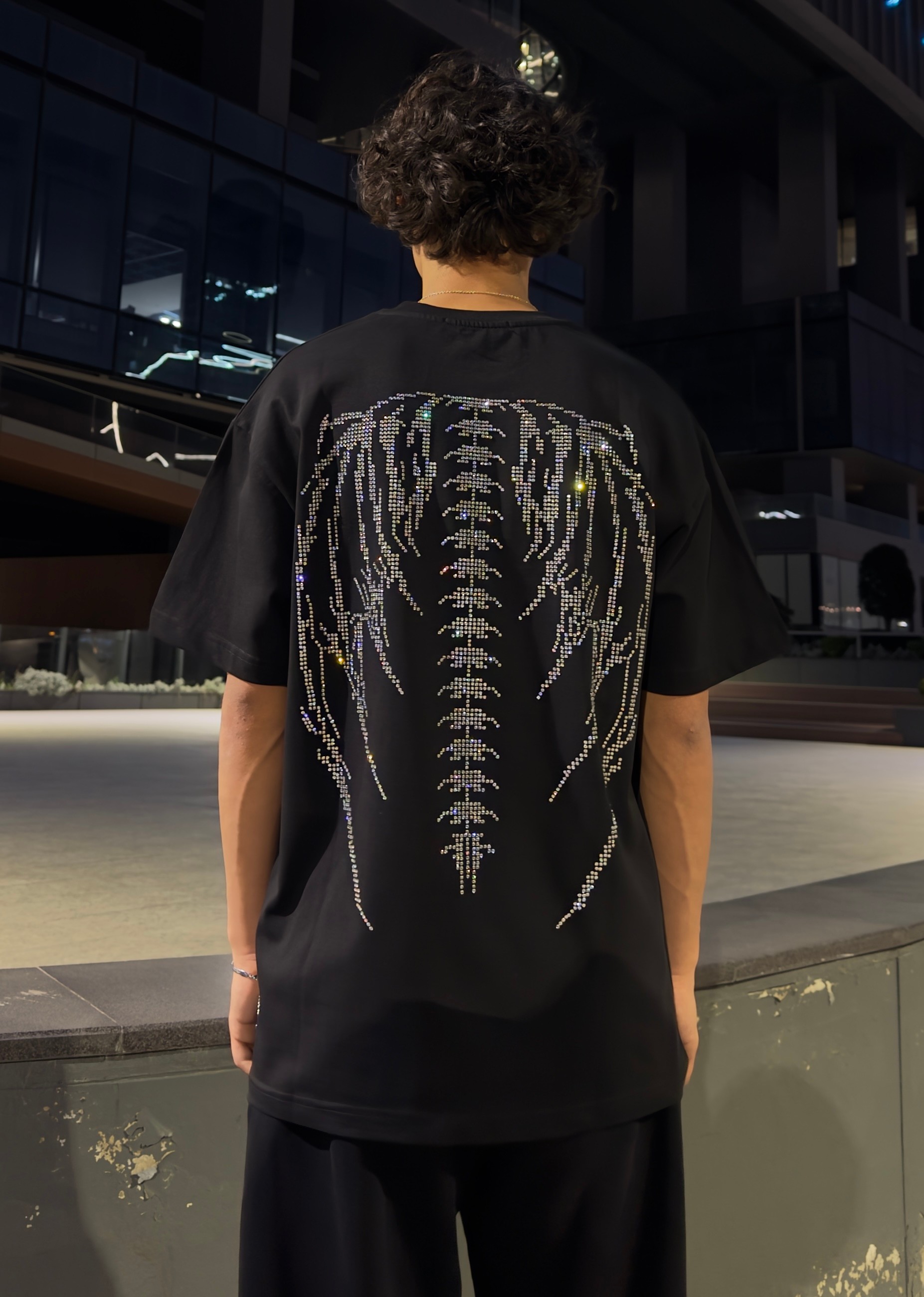 Taşlı Kanatlı Oversize Tişört - Siyah